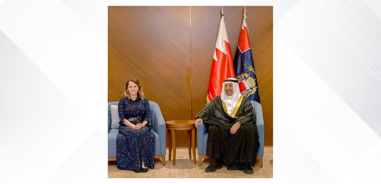 وكيل وزارة الداخلية يستقبل نائب سفير المملكة المتحدة لدى مملكة البحرين<